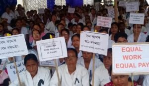 গোলাঘাটত ৭০০ এন এইছ এম কৰ্মচাৰীৰ প্ৰতিবাদ  দায়িত্বত থাকিও পৰিস্থিতি নিয়ন্ত্ৰণত ব্যৰ্থ মুখ্যমন্ত্ৰী