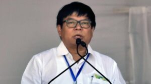 “অনুপযুক্ত আৰু ক্ষতিকাৰক”: নতুনকৈ কংগ্ৰেছত যোগদান কৰা নেতাৰ বিতৰ্কিত মন্তব্যক তীব্ৰ সমালোচনা দেবব্ৰত শইকীয়াৰ