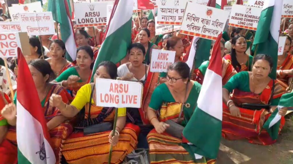 ৰাভা মহিলাক লাখপতি বাইদেউ কৰিব নালাগে, আমাক ষষ্ঠ অনুসূচী দিয়ক  ৰাভাৰ গৰ্জনে কঁপালে ৰাভা হাছং