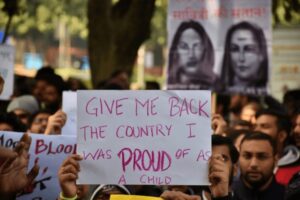 ৰাজ্যত ৮ হাজাৰ ঠিকাভিত্তিক শিক্ষকৰ হাহাকাৰ-প্ৰতিবাদ ! চৰকাৰে দিব পৰা নাই বেতন