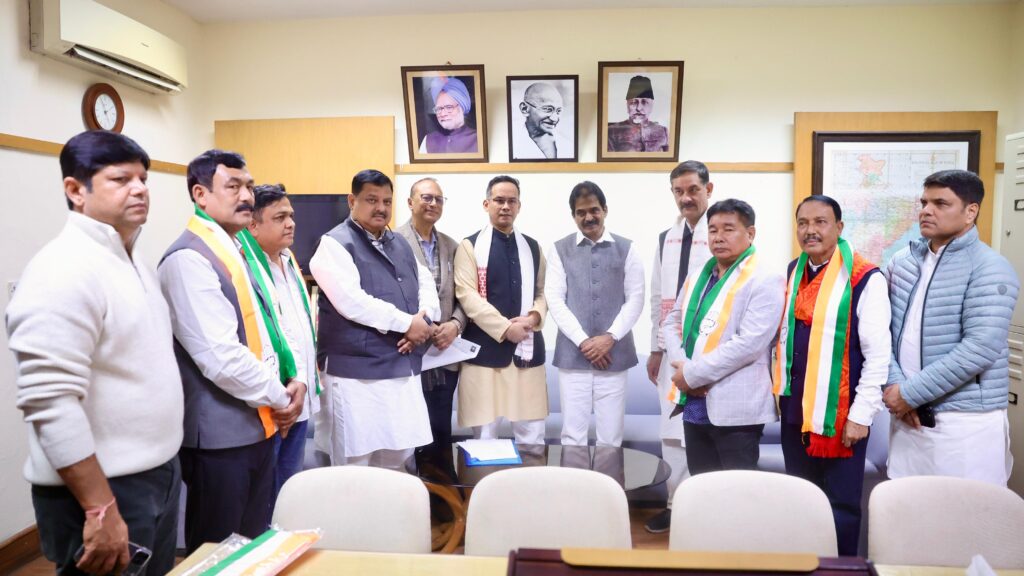 অসমত পুনৰ মাটিকালি পুনৰুদ্ধাৰত কংগ্ৰেছৰ সংগ্ৰাম — AGP–BJPৰ বহু শীৰ্ষ নেতাৰ কংগ্ৰেছ দলত যোগ, গৌৰৱ গগৈৰ মুখ্যমন্ত্ৰীৰ ওপৰত তীব্ৰ আক্রমণ